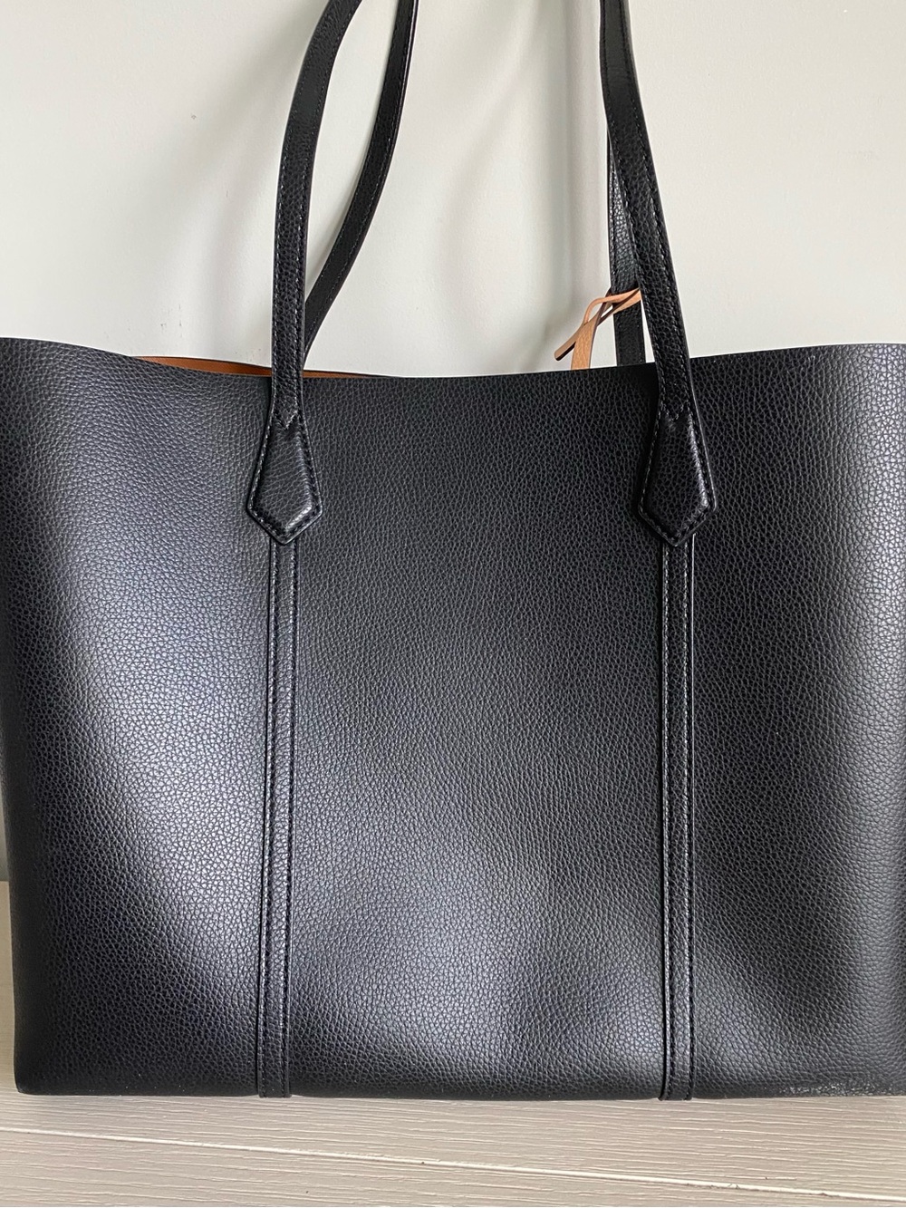 Tory Burch Perry Women's Triple-Compartment Tote Black Pebbled Leather Tan - Picture 4 of 10